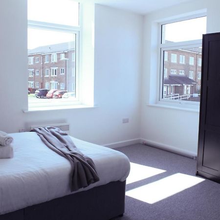 Stylish 1Br Apartment In The Heart Of Heywood Exterior photo