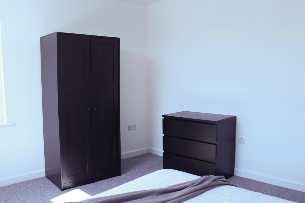 Stylish 1Br Apartment In The Heart Of Heywood Exterior photo